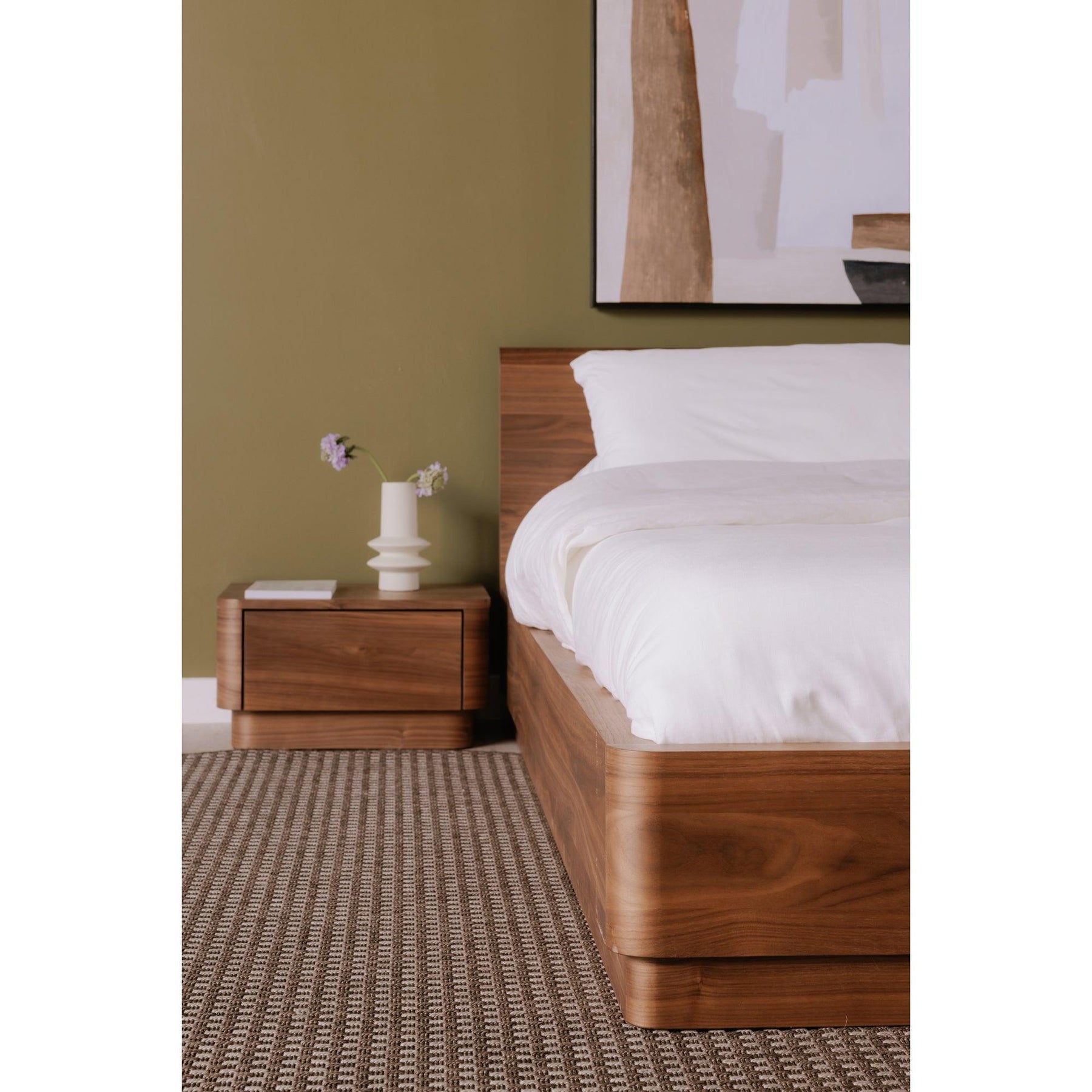 Round Off Bed