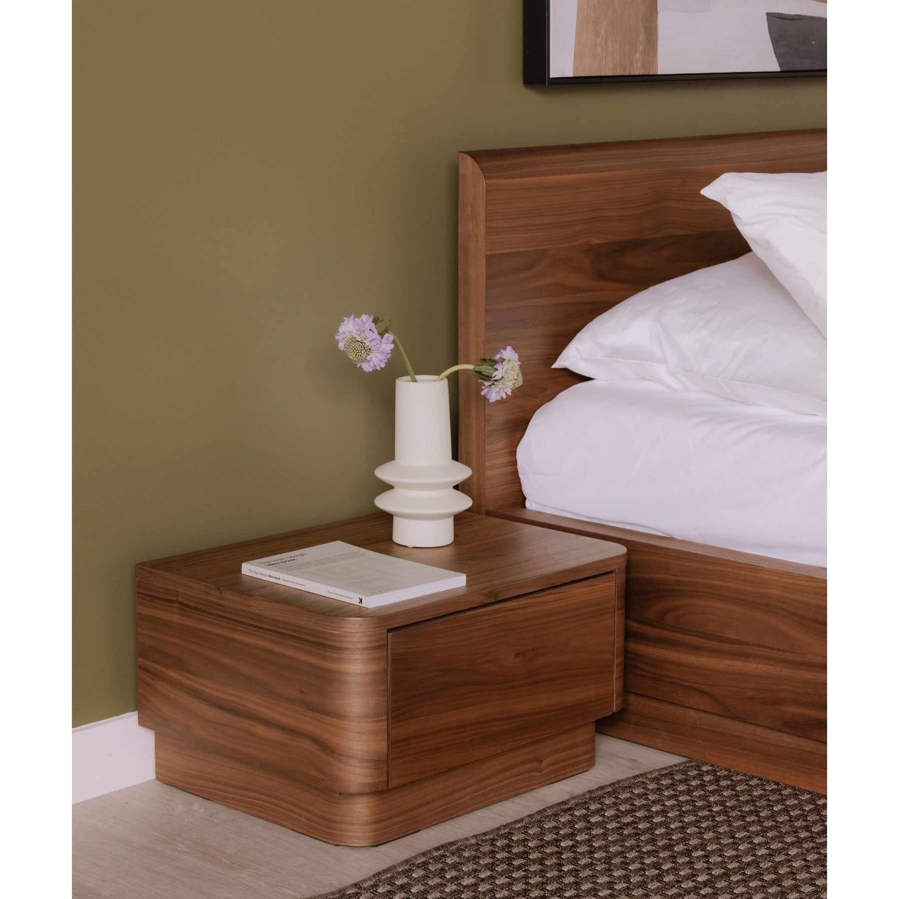 Round Off Bed
